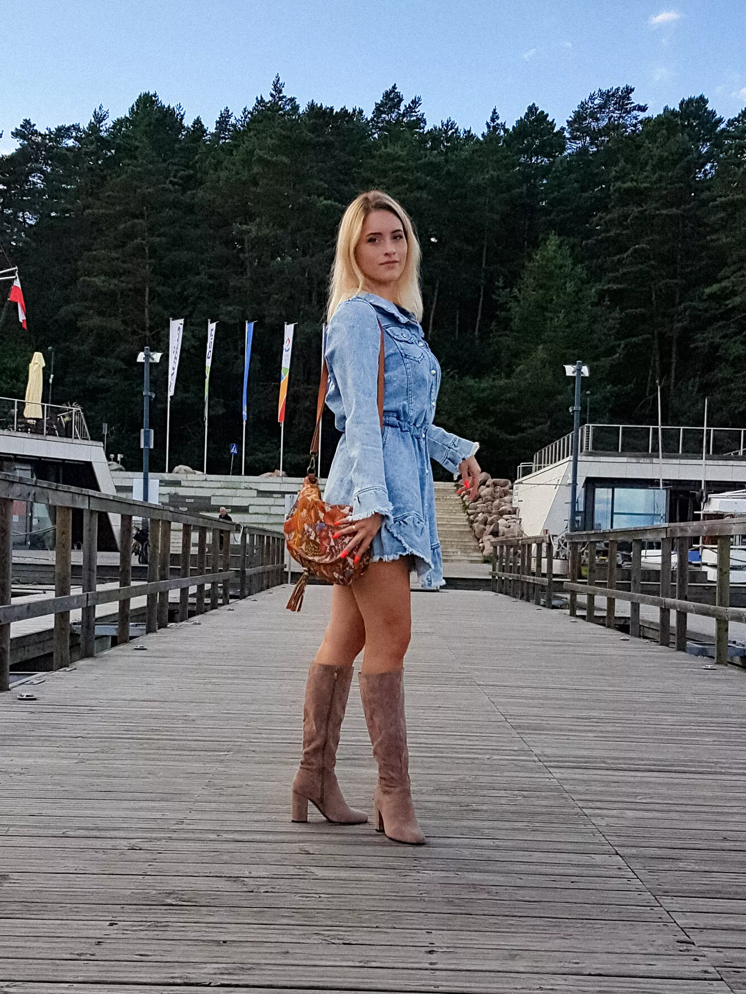 Piękna wokalistka disco polo odważnie odsłoniła dekolt! W sieci zawrzało! 
